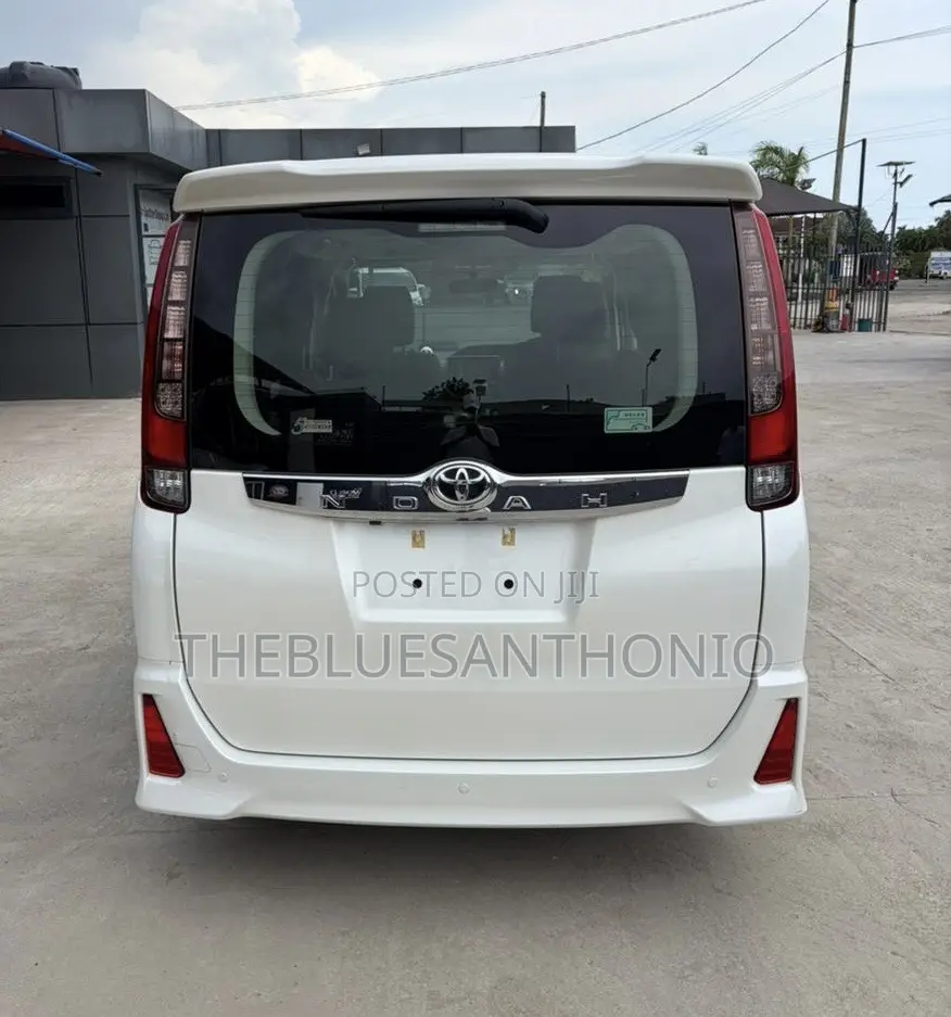 Toyota Noah 2014 White