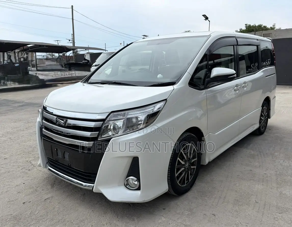 Toyota Noah 2014 White