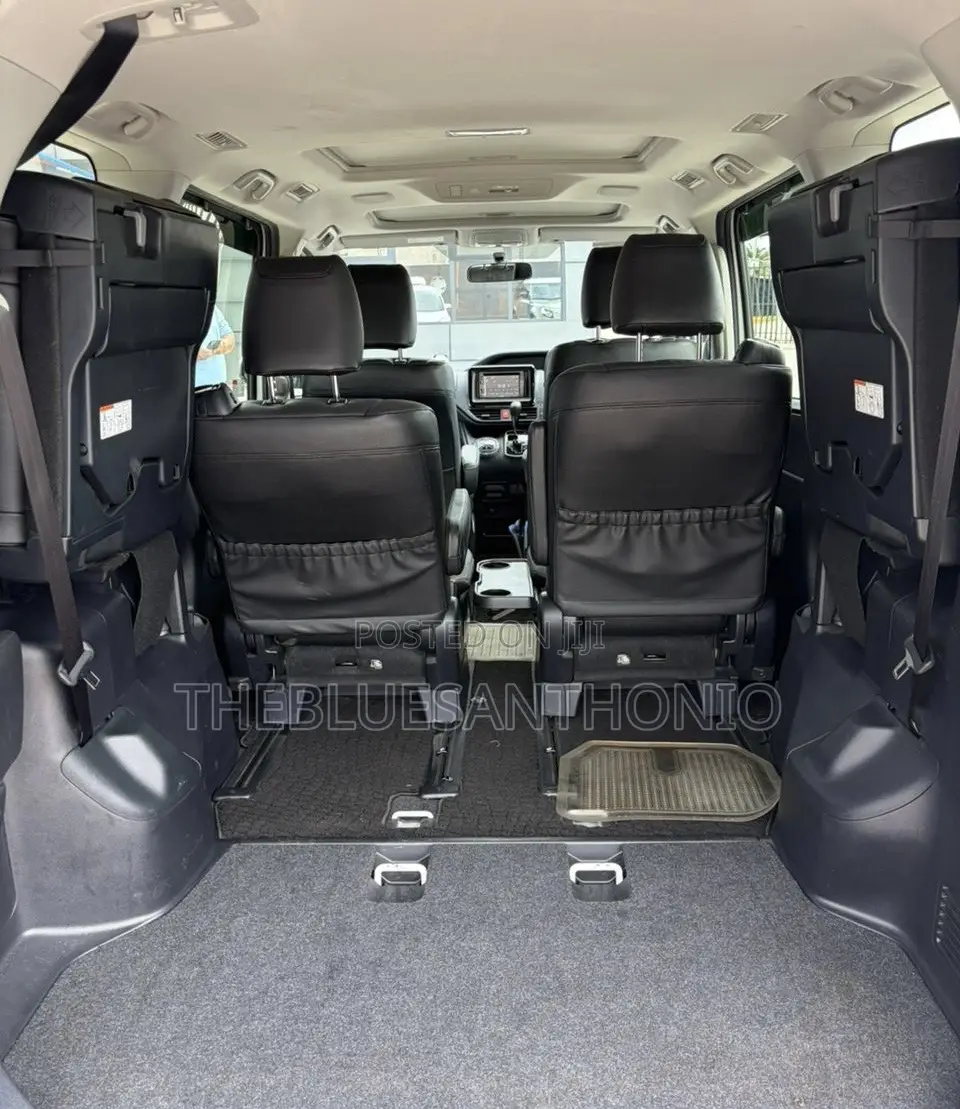Toyota Noah 2014 White