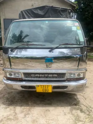 Mitsubishi Canter Curtain Body