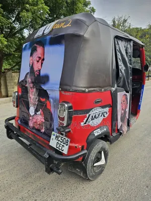 TVS King Cargo 2022 Red