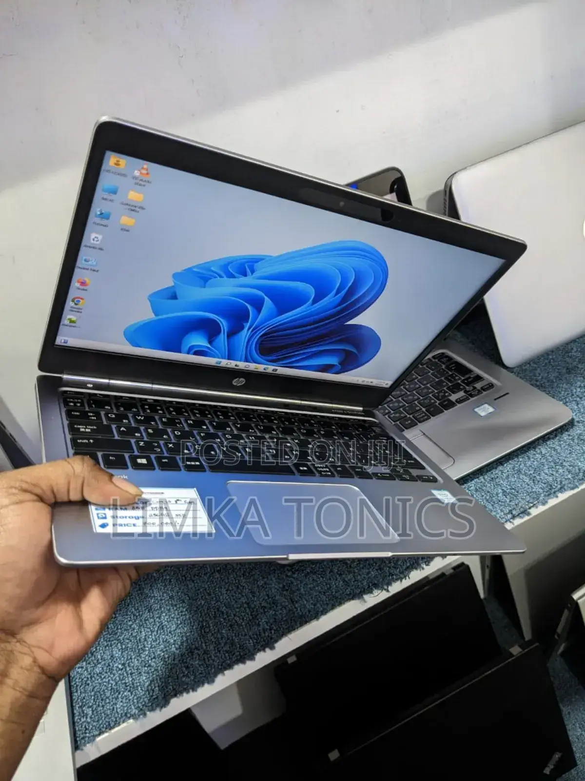 New Laptop HP EliteBook Folio G1 8GB Intel Core i5 SSD 256GB