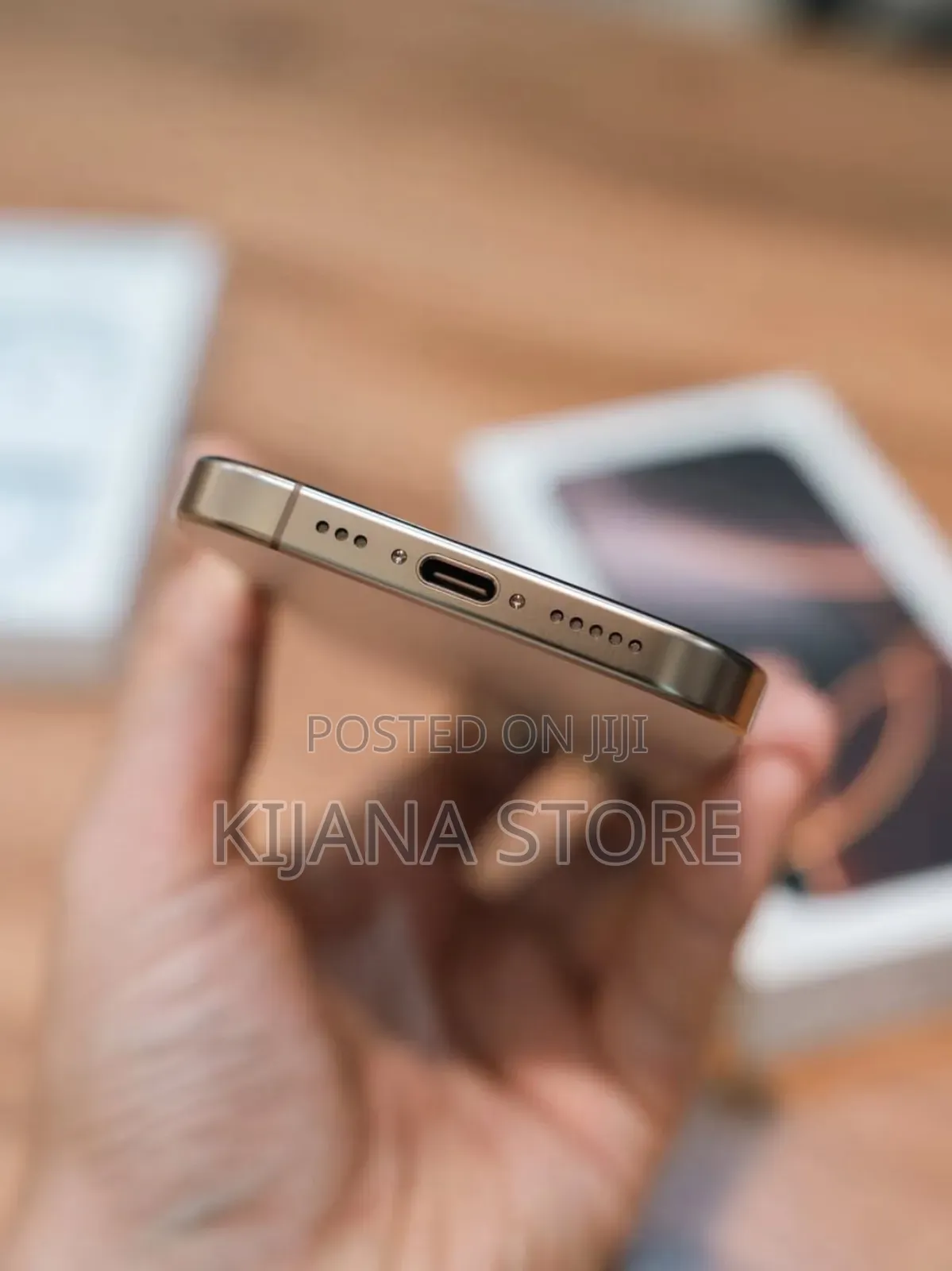 New Apple iPhone 16 Pro Max 256 GB Gold