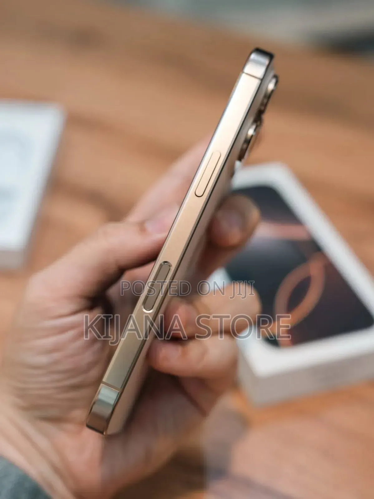 New Apple iPhone 16 Pro Max 256 GB Gold
