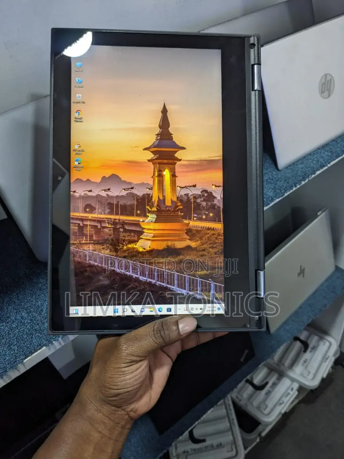 Laptop Lenovo 300e 4GB Intel Celeron SSD 160GB