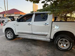 Toyota Hilux 2.5 D-4D Double Cab 2008 White