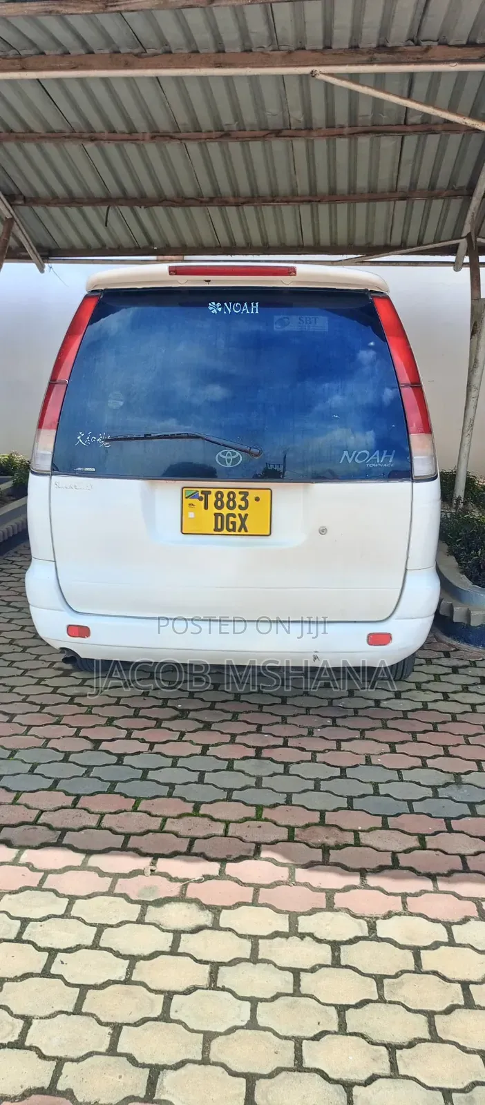 Toyota Noah 2002 White