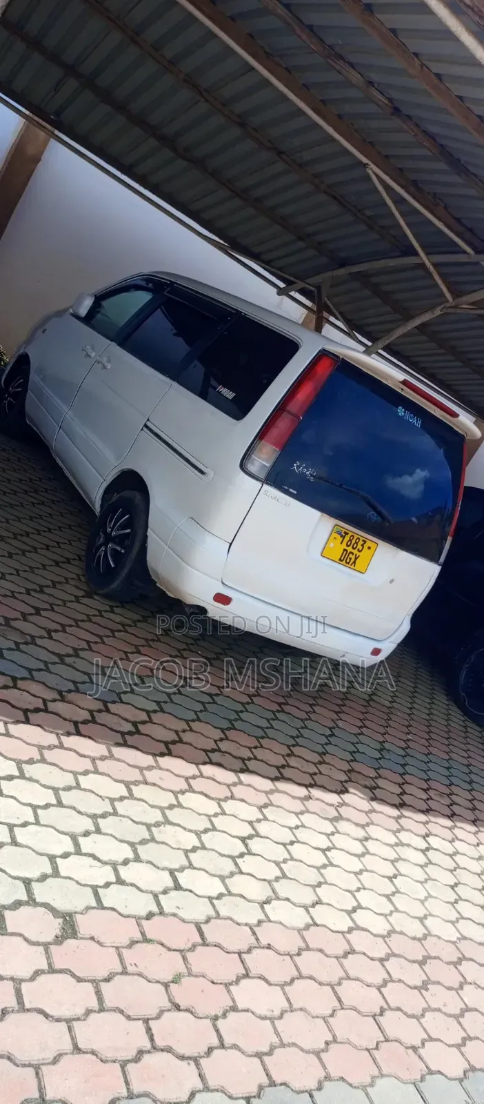 Toyota Noah 2002 White