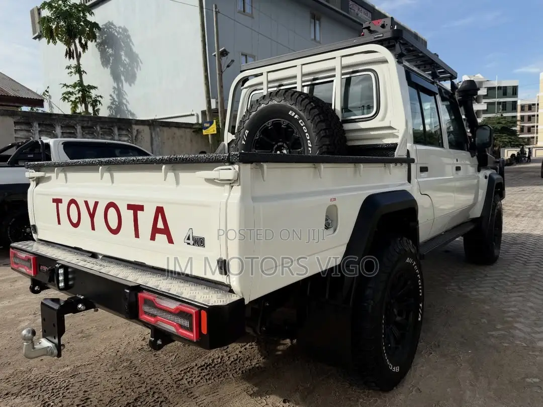 Toyota Land Cruiser 2026 White