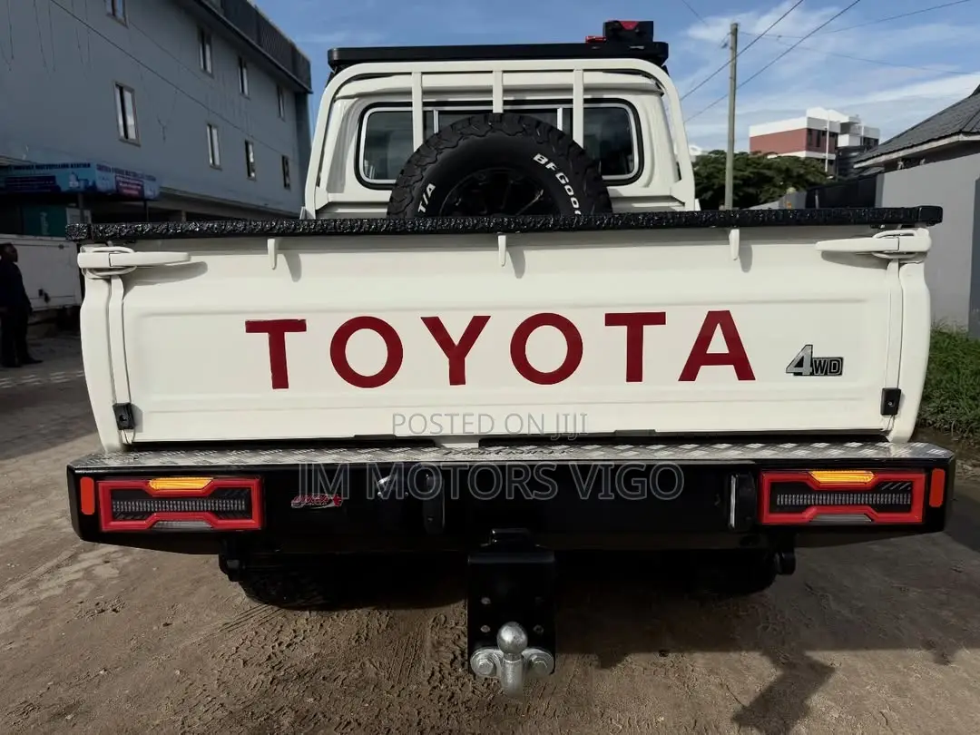 Toyota Land Cruiser 2026 White