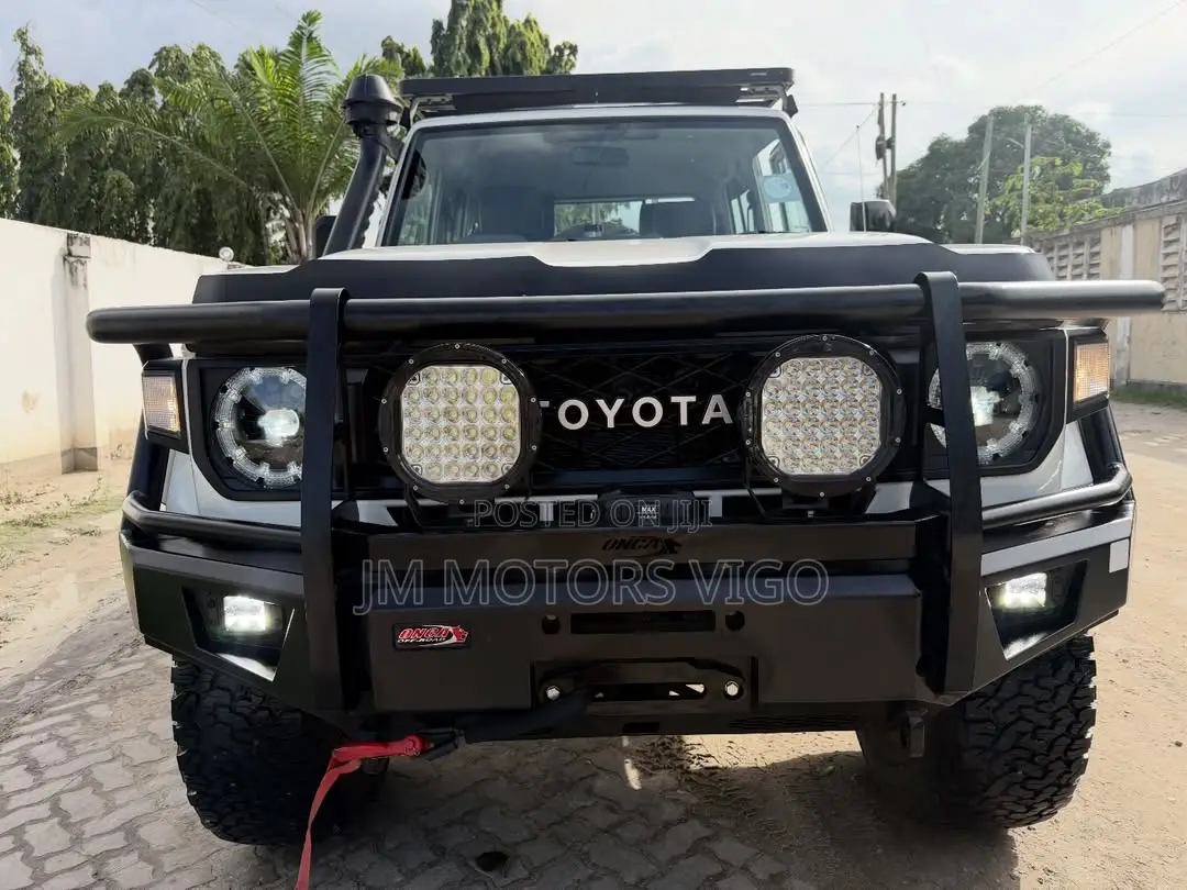 Toyota Land Cruiser 2026 White