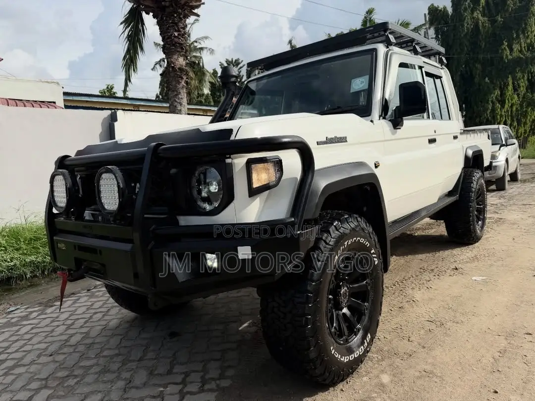 Toyota Land Cruiser 2026 White