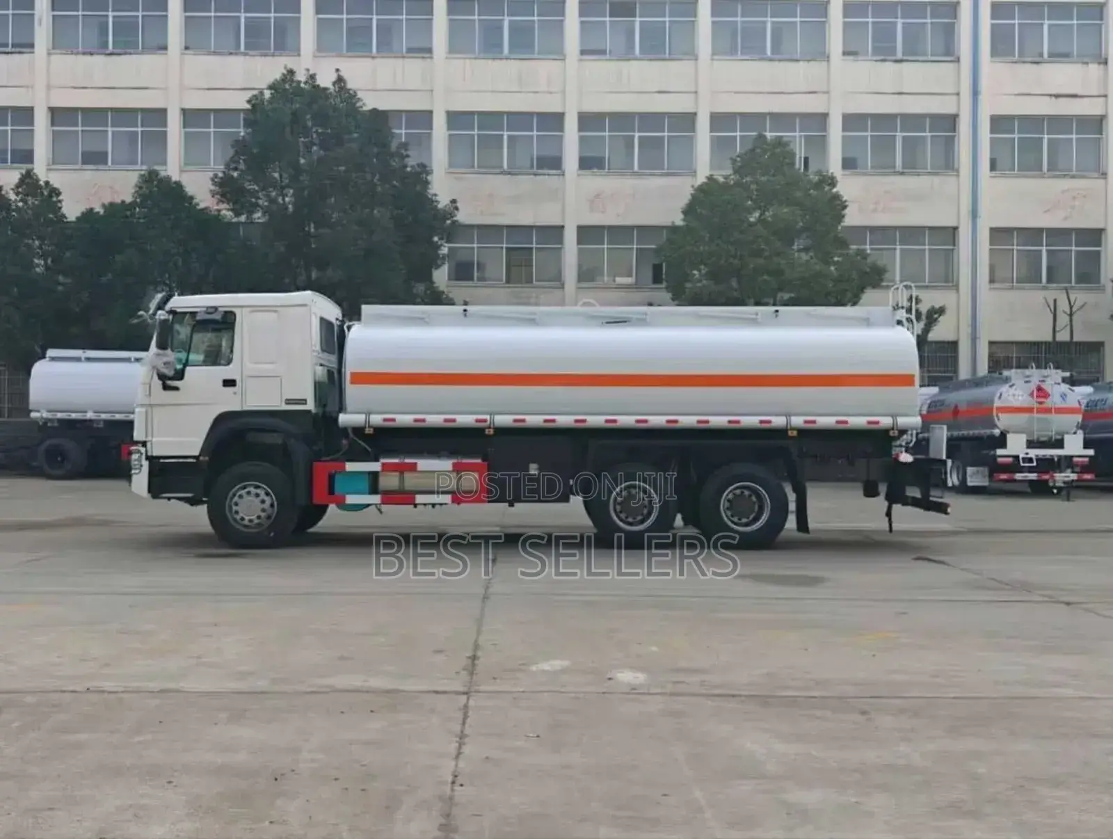Howo 371hp Oil Tanker
