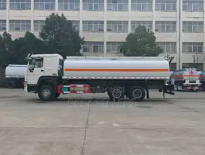 Howo 371hp Oil Tanker