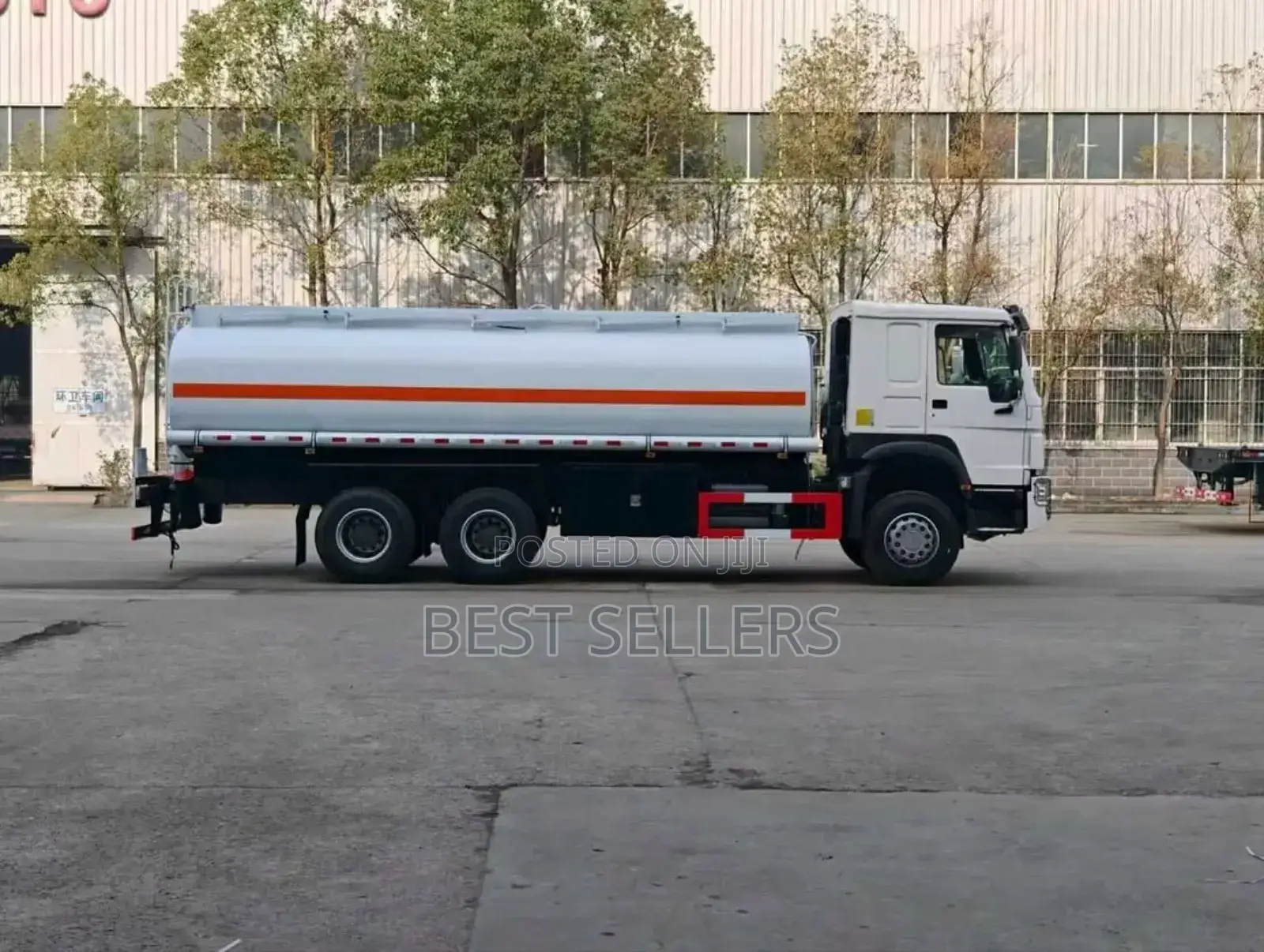 Howo 371hp Oil Tanker