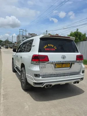 Toyota Land Cruiser 2014 White