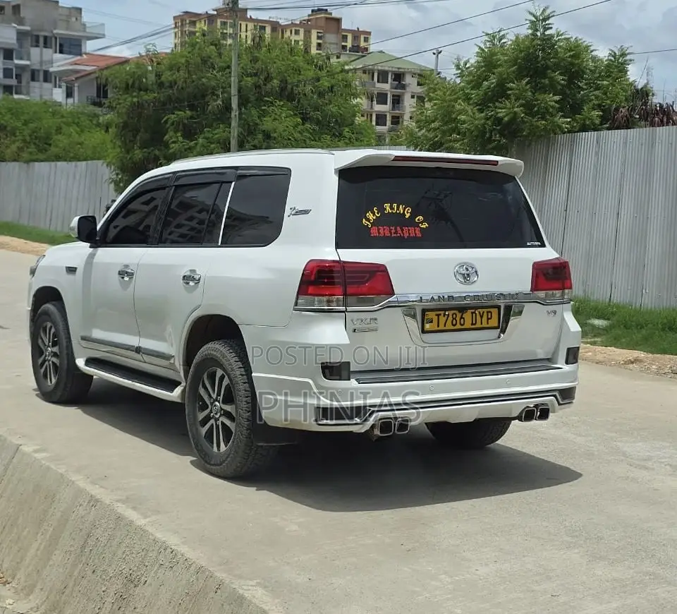 Toyota Land Cruiser 2020 White