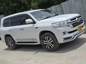 Toyota Land Cruiser 2020 White