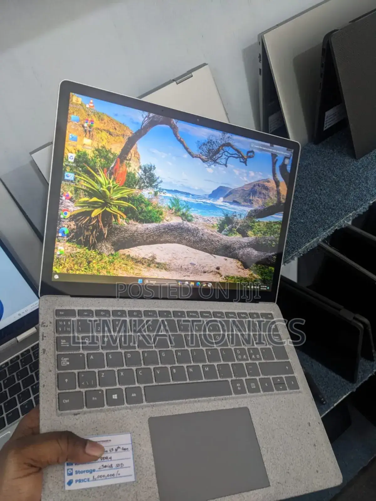 New Laptop Microsoft Surface Laptop 3 8GB Intel Core i5 SSD 256GB