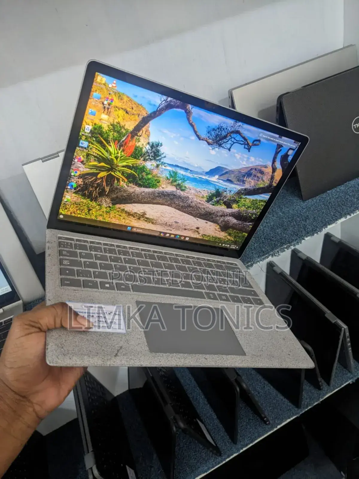 New Laptop Microsoft Surface Laptop 3 8GB Intel Core i5 SSD 256GB