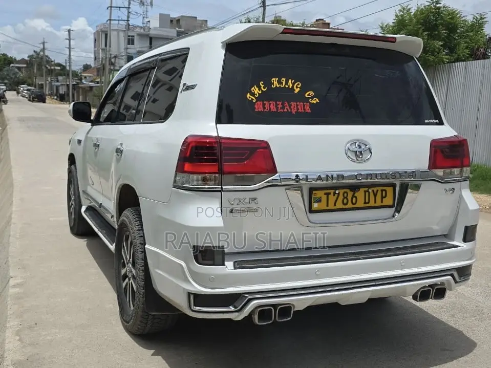 Toyota Land Cruiser 4.6 V8 VX-R 2015 White