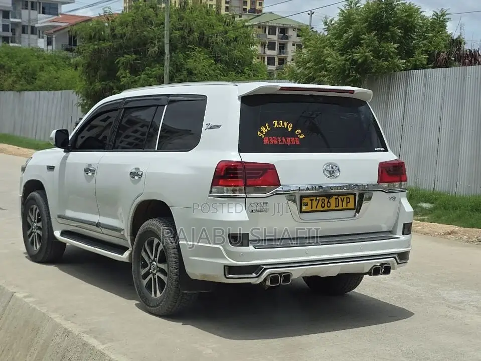 Toyota Land Cruiser 4.6 V8 VX-R 2015 White
