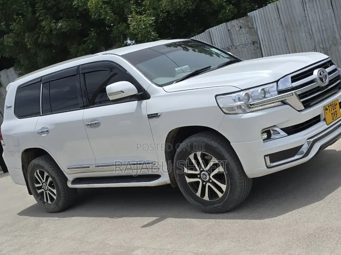 Toyota Land Cruiser 4.6 V8 VX-R 2015 White