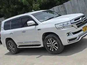 Toyota Land Cruiser 4.6 V8 VX-R 2015 White