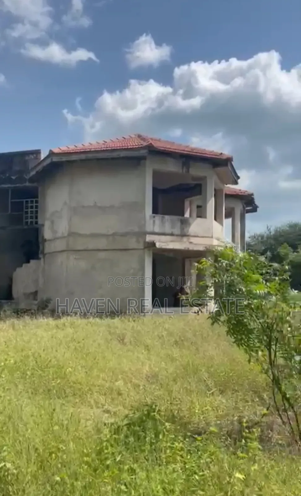 Prime Beach Plot for Sale at Bahari Beach