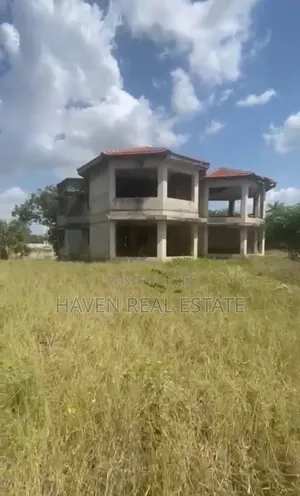 Prime Beach Plot for Sale at Bahari Beach