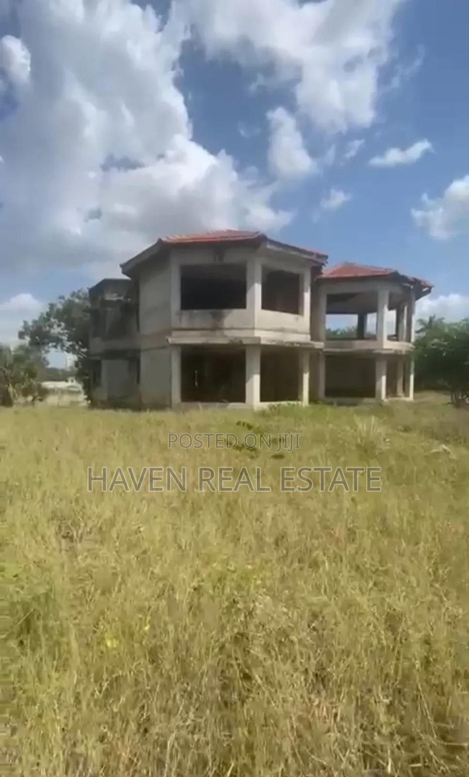 Prime Beach Plot for Sale at Bahari Beach