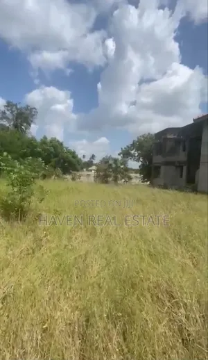 Prime Beach Plot for Sale at Bahari Beach