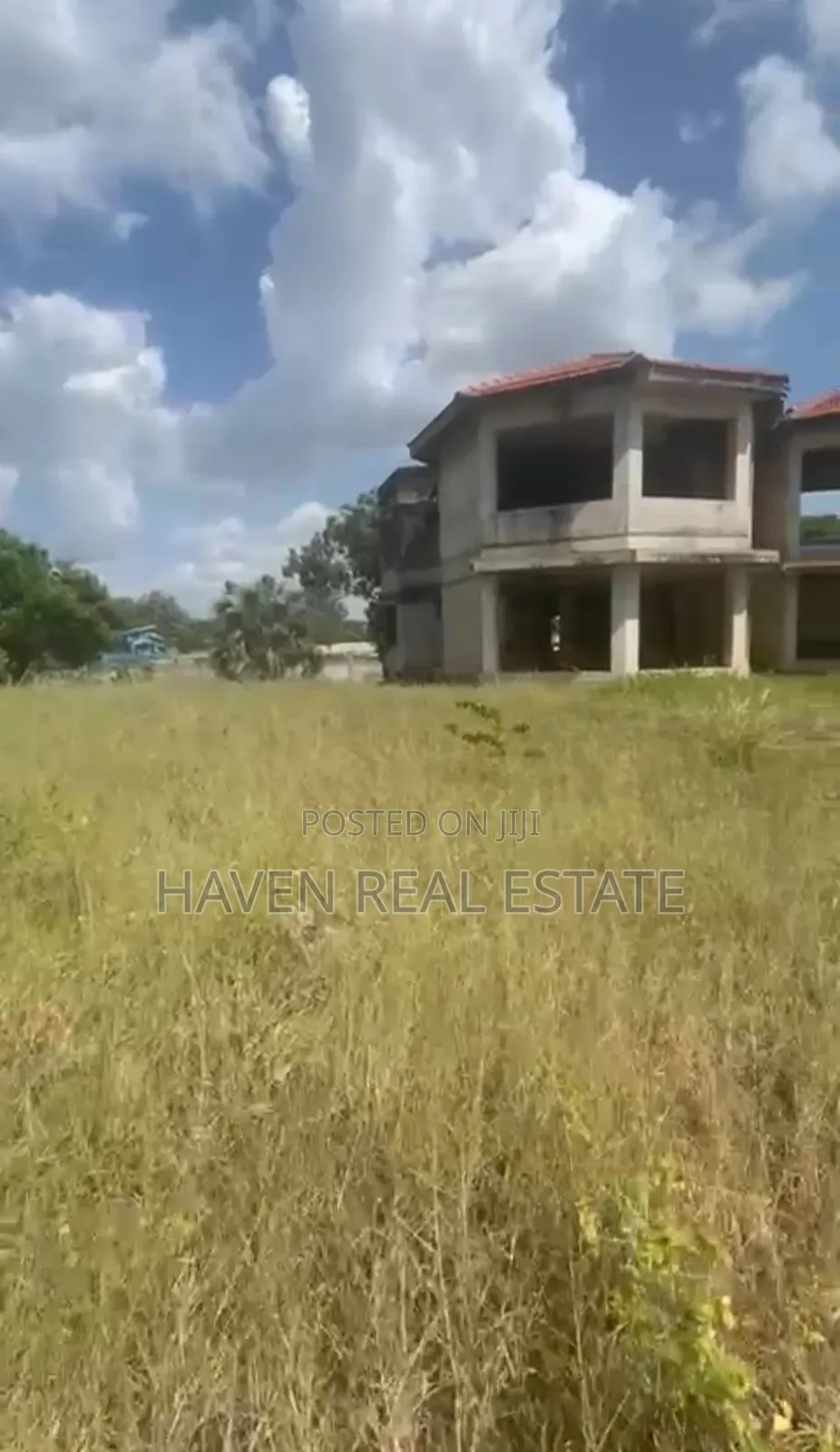 Prime Beach Plot for Sale at Bahari Beach