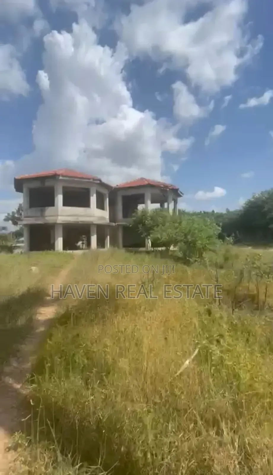 Prime Beach Plot for Sale at Bahari Beach