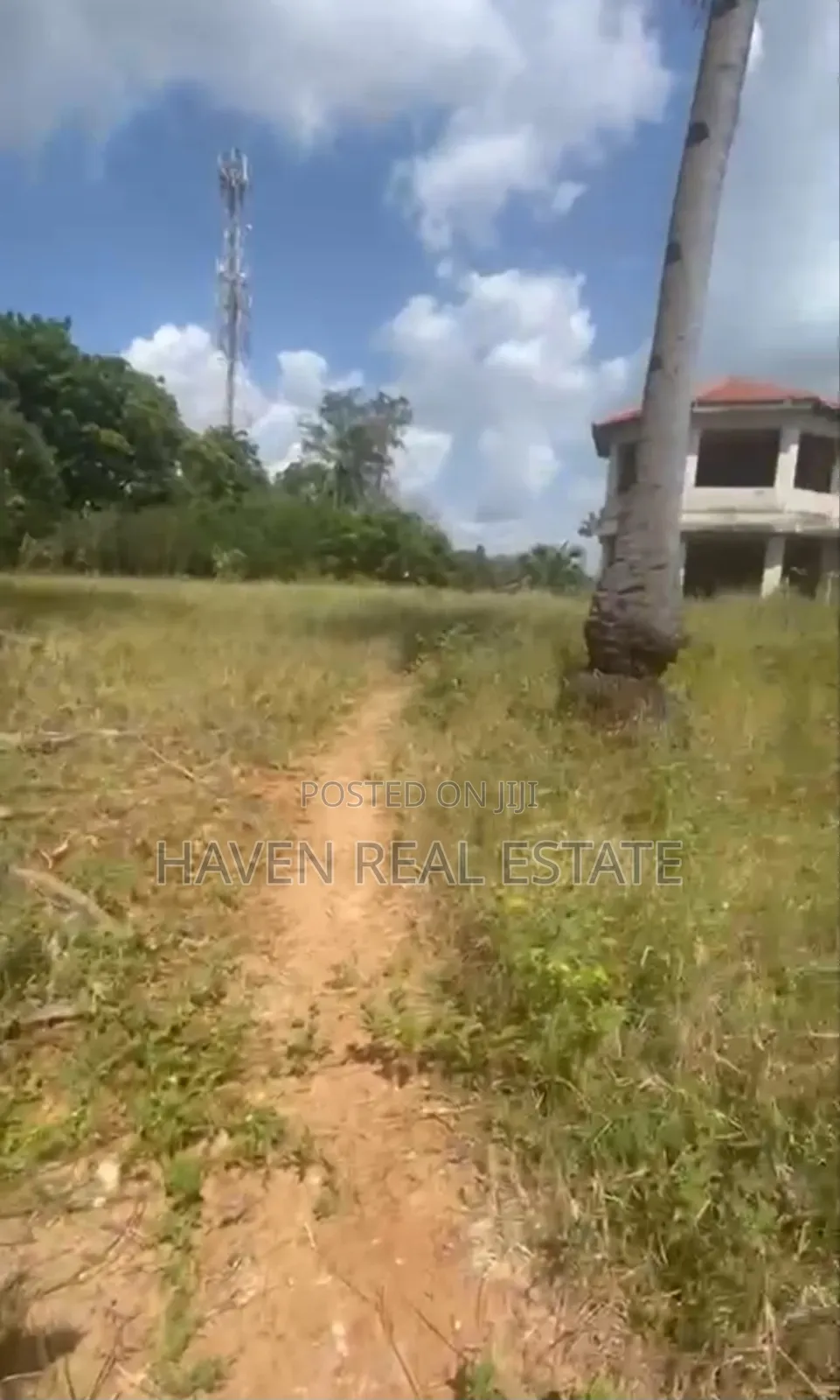 Prime Beach Plot for Sale at Bahari Beach