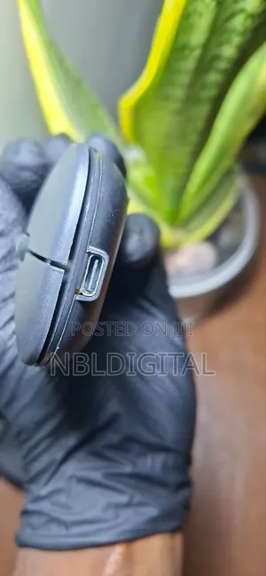 Rechargeable Wireless Mouse With 2.4ghz Wireless Dongle and Bluetooth