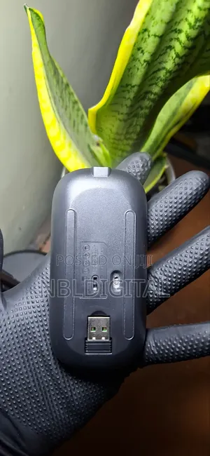 Rechargeable Wireless Mouse With 2.4ghz Wireless Dongle and Bluetooth