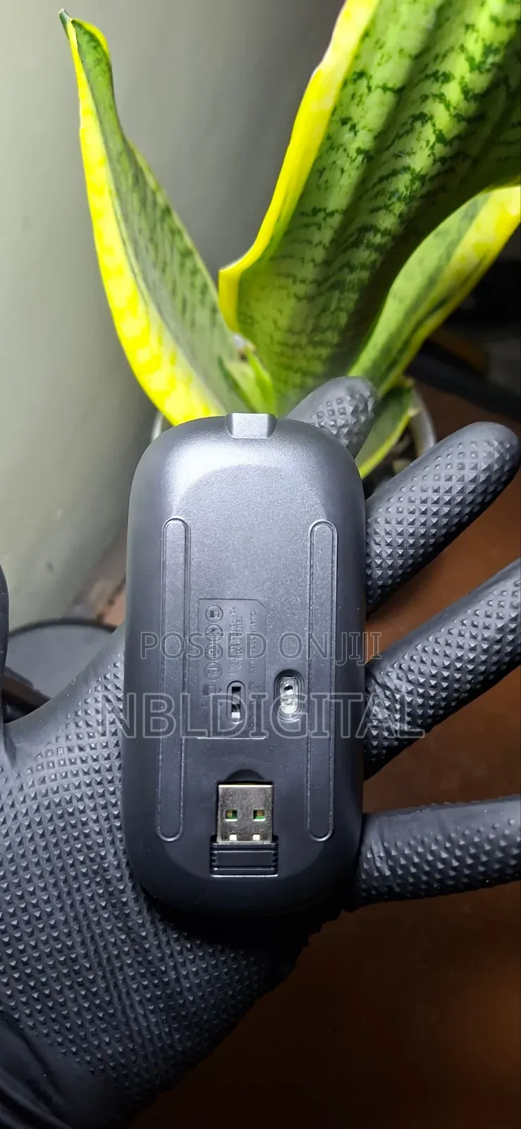 Rechargeable Wireless Mouse With 2.4ghz Wireless Dongle and Bluetooth