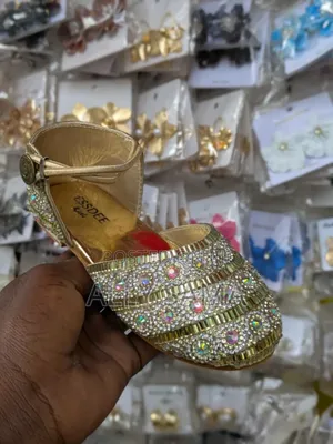 Girls Shoes Material Lealeather Ice Good Quality
