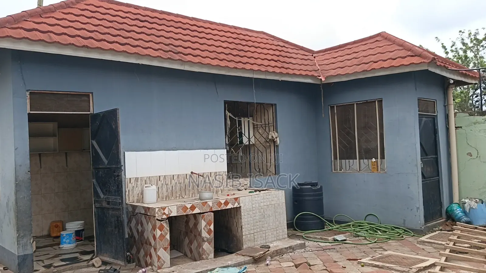 Furnished 7bdrm House in Mkolani for sale