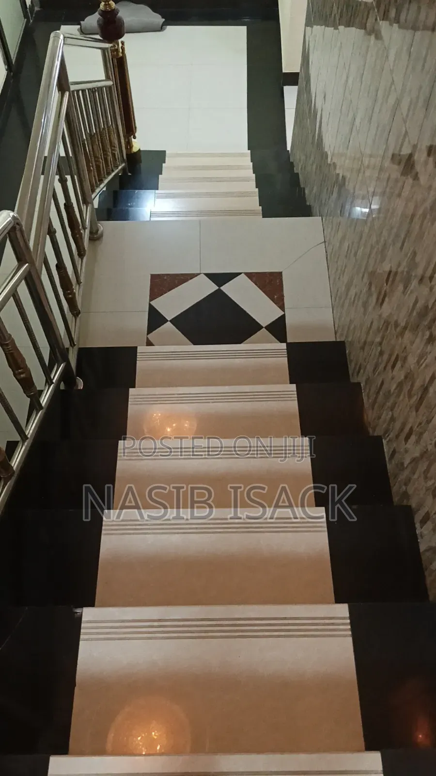 Furnished 7bdrm House in Mkolani for sale