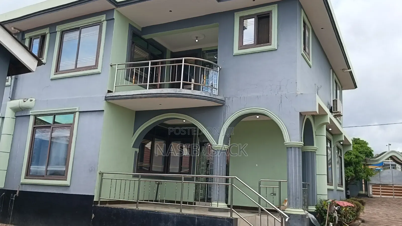 Furnished 7bdrm House in Mkolani for sale