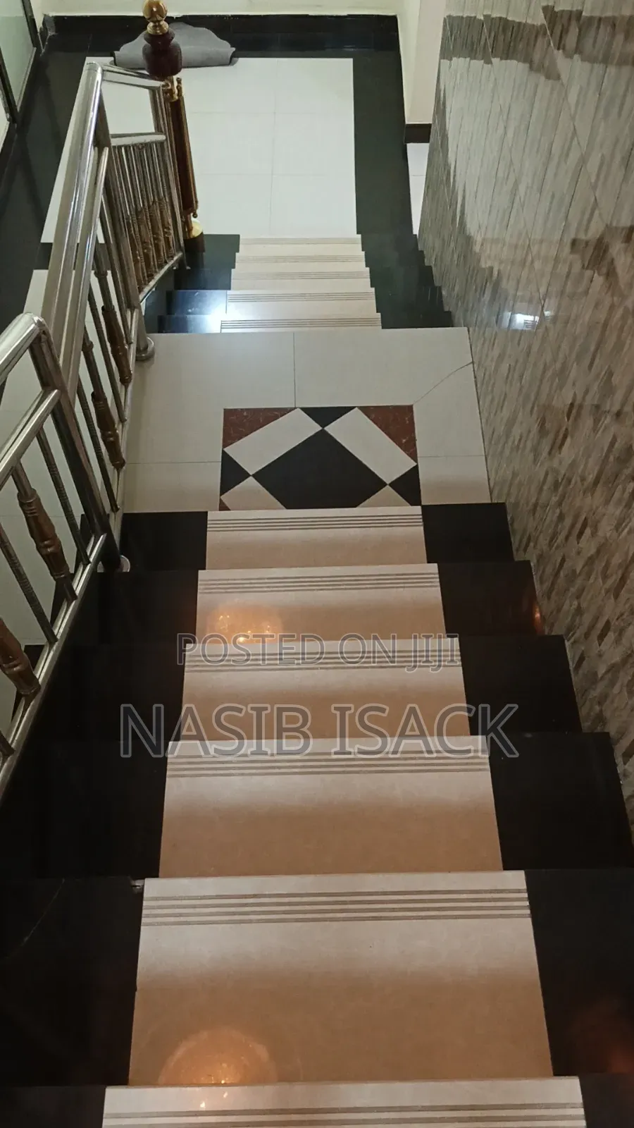 Furnished 7bdrm House in Mkolani for sale