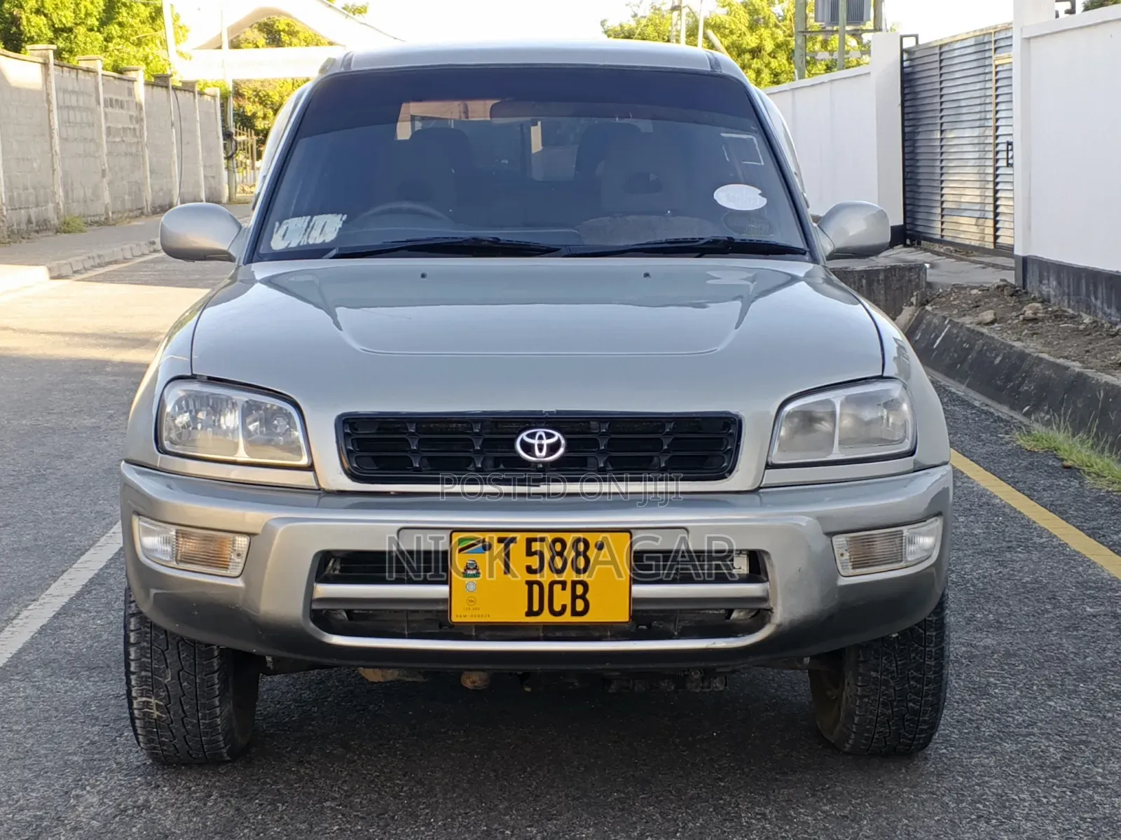 Toyota RAV4 Automatic 2000 Gray
