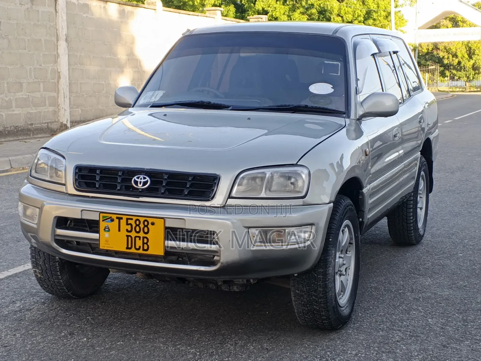 Toyota RAV4 Automatic 2000 Gray