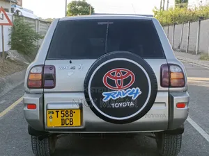 Toyota RAV4 Automatic 2000 Gray