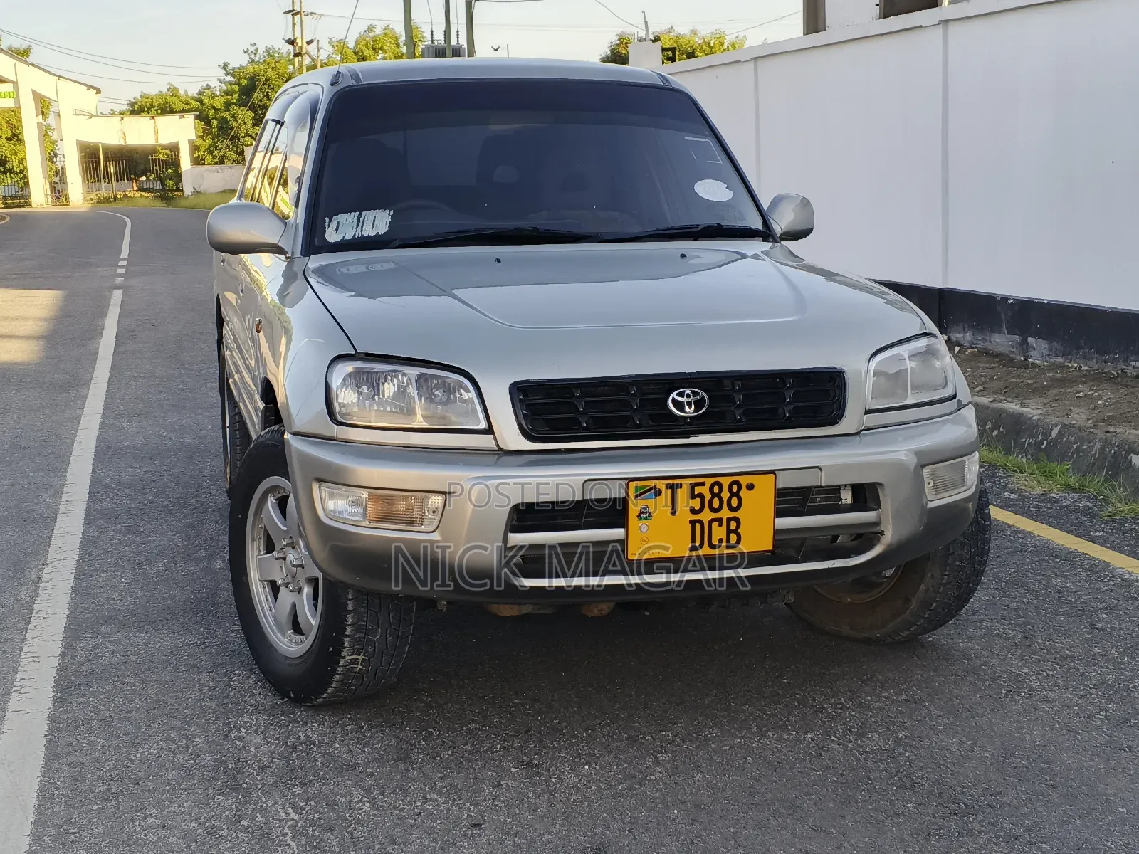 Toyota RAV4 Automatic 2000 Gray