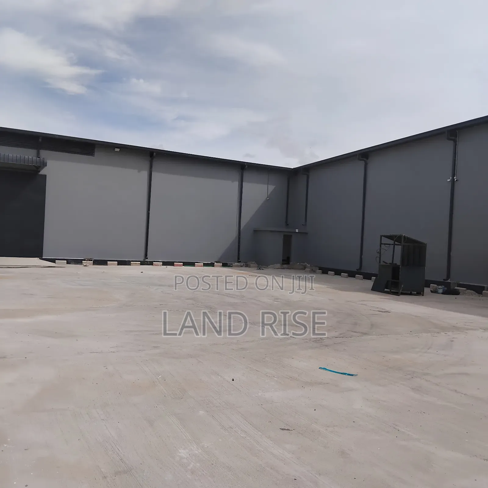 580 SQM Warehouse for Rent