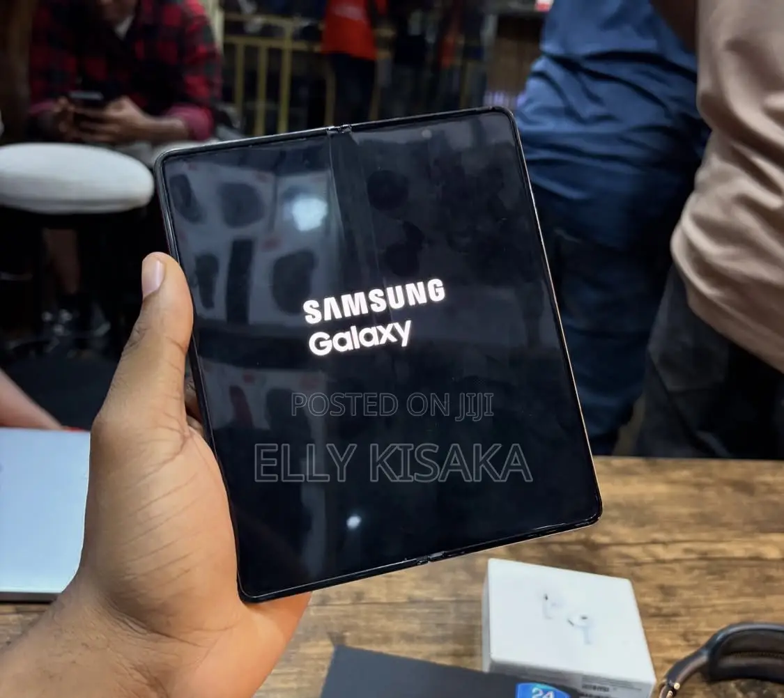 New Samsung Galaxy Z Fold4 512 GB Black