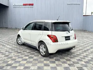 Toyota IST 2003 White